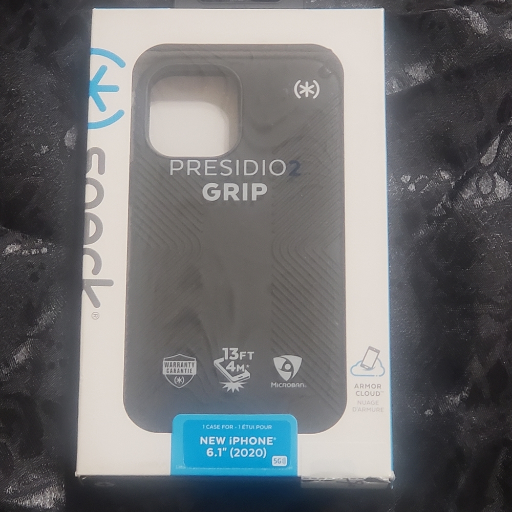 Speck Presidio2  Grip iPHONE 6.1" (2020) NIB